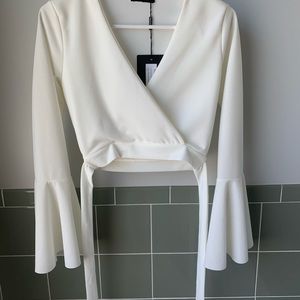 PrettyLittleThing tie back - bell sleeve crop top